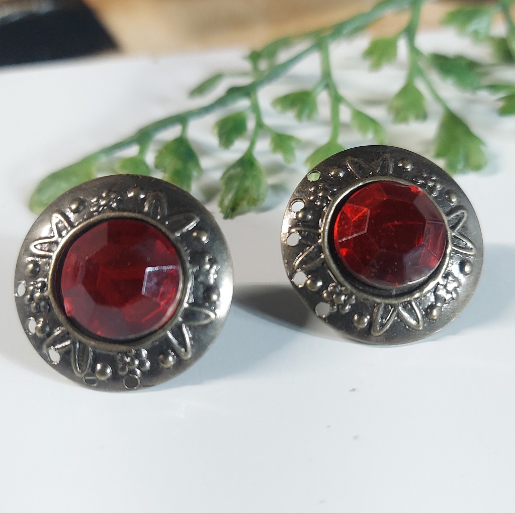 E852 Red Chunky Crystal Deco Post Back Earrings